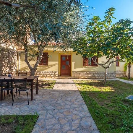 Kuca Za Odmor Villa Sveti Filip i Jakov Bagian luar foto