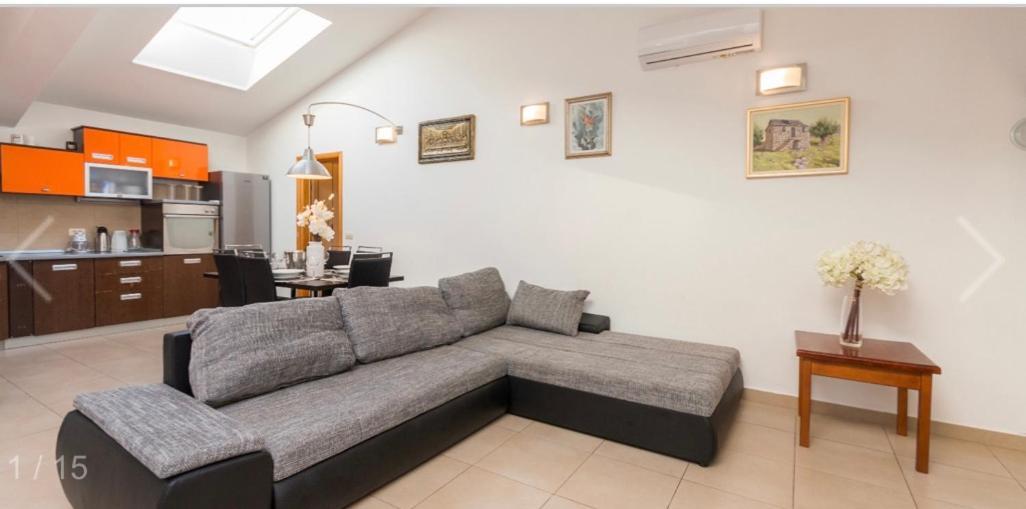 Kuca Za Odmor Villa Sveti Filip i Jakov Bagian luar foto